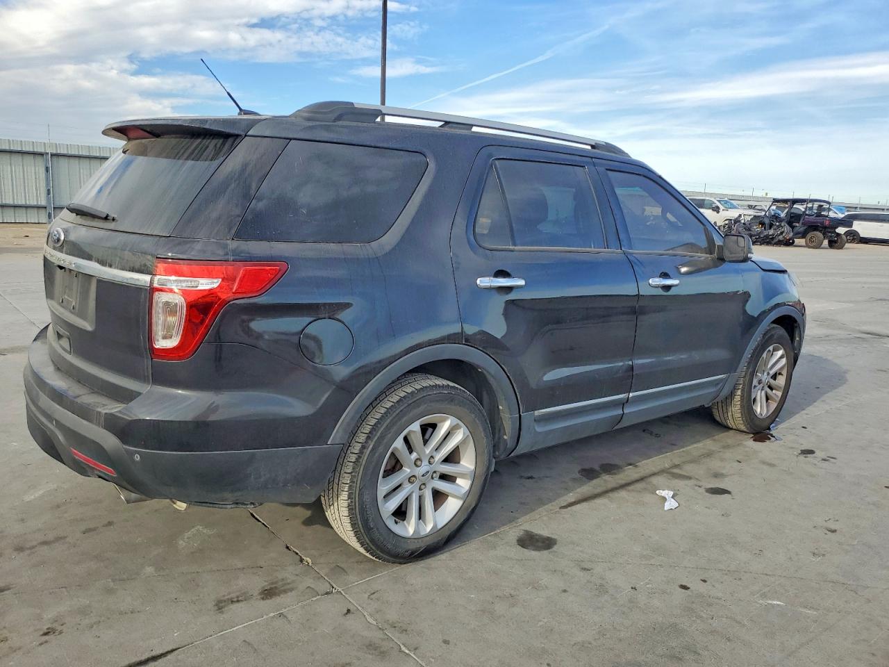 2014 FORD EXPLORER XLT photo 3