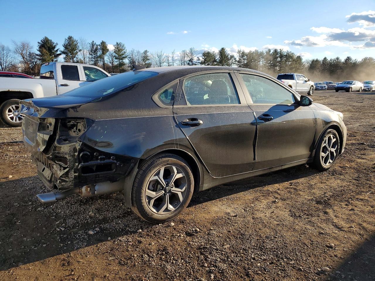 2019 KIA FORTE FE photo 3