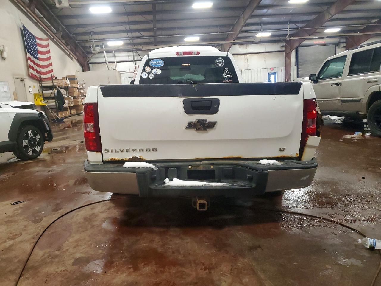 2009 CHEVROLET SILVERADO K1500 LT photo 6