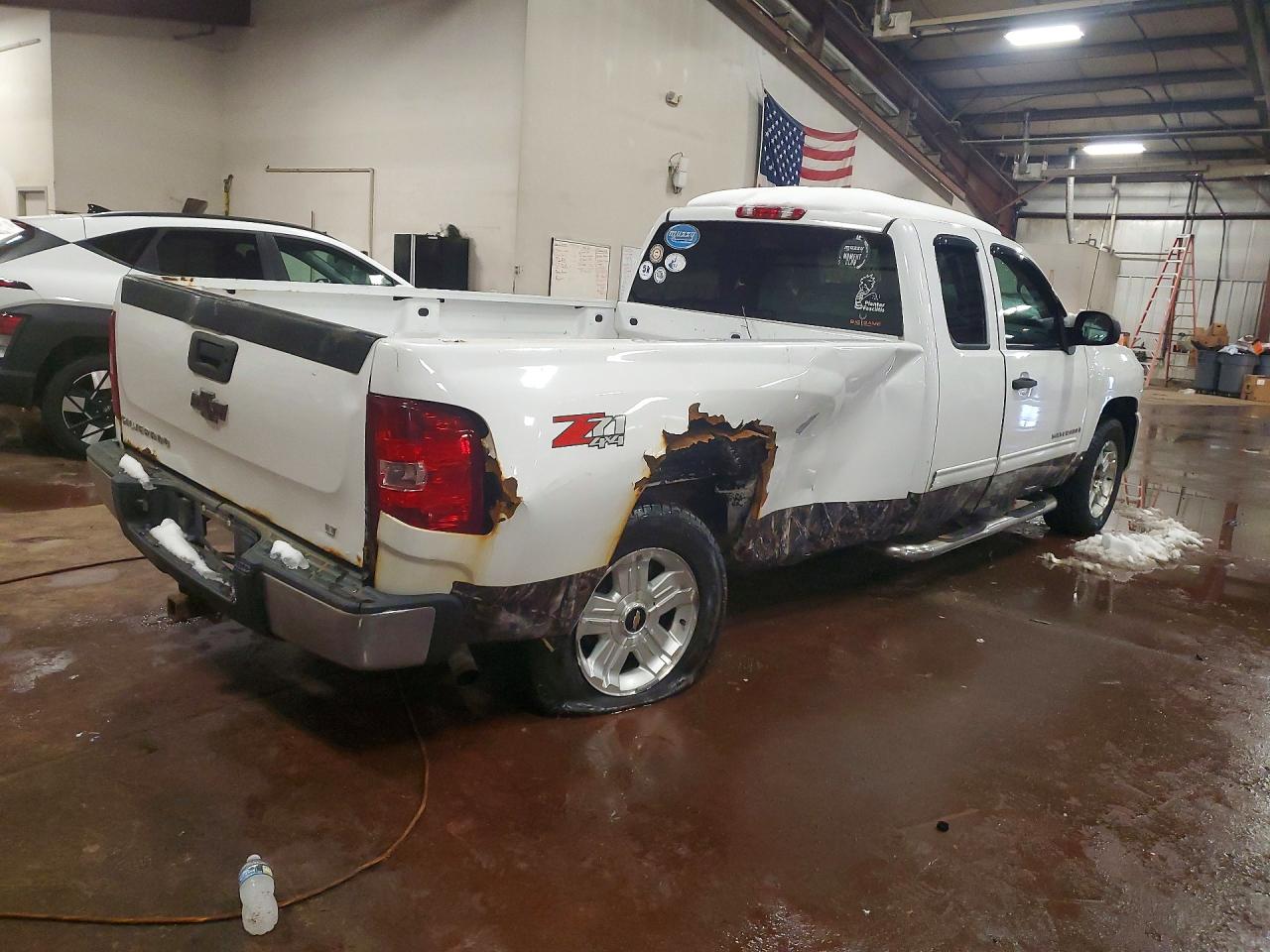 2009 CHEVROLET SILVERADO K1500 LT photo 3