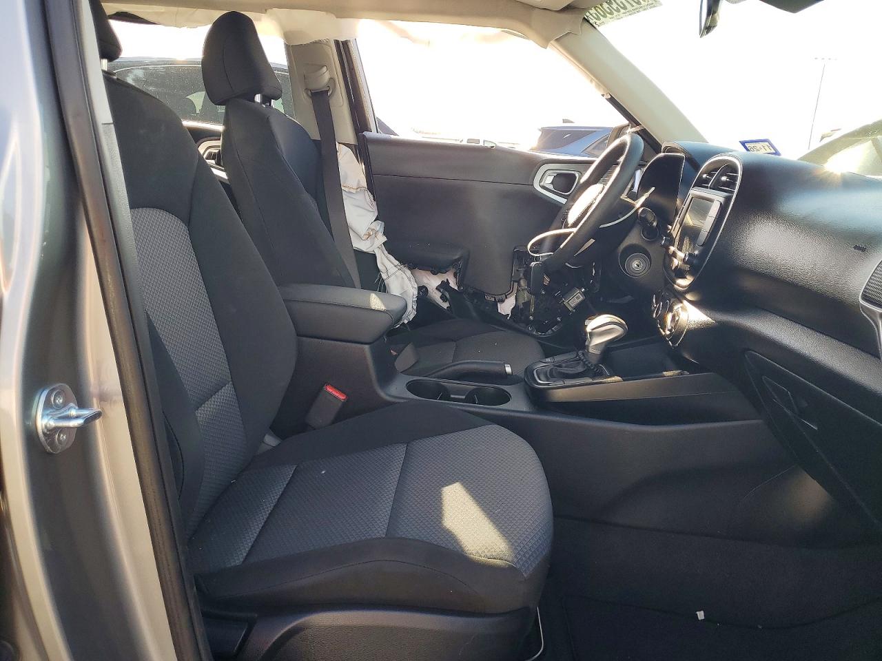 2025 KIA SOUL LX photo 13