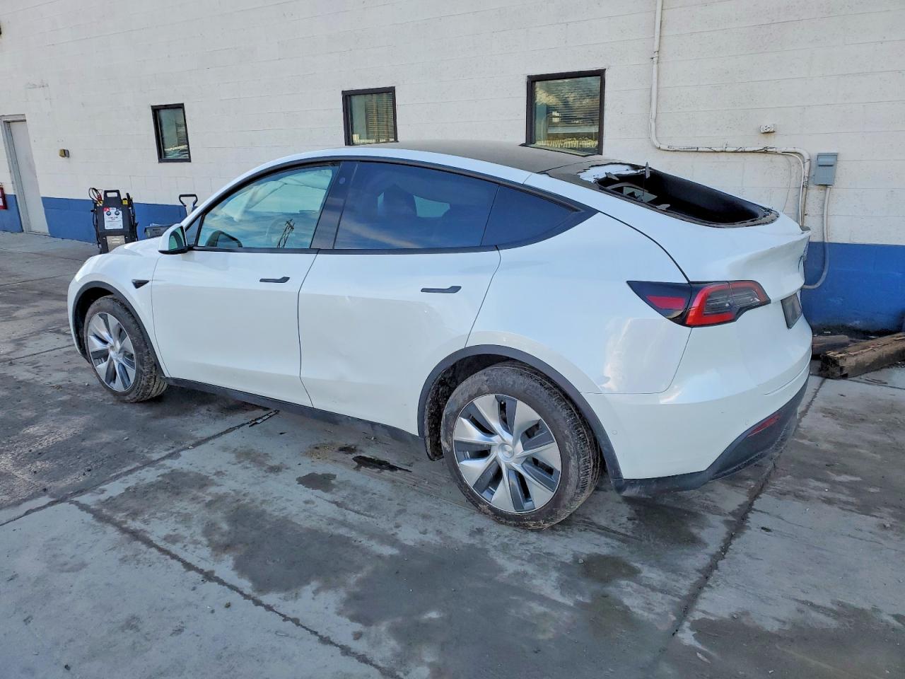 2021 TESLA MODEL Y photo 2