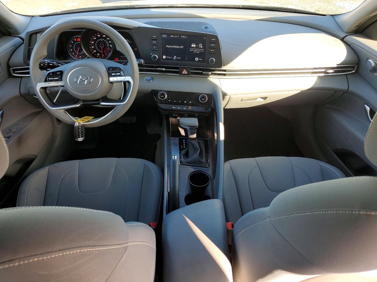 2023 HYUNDAI ELANTRA SEL photo 8