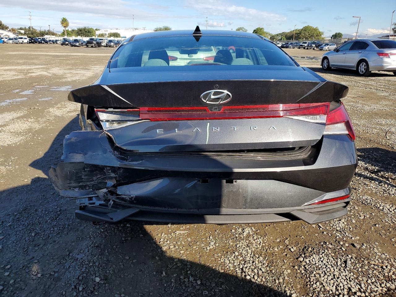 2023 HYUNDAI ELANTRA SEL photo 6