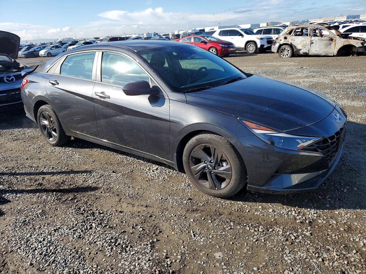 2023 HYUNDAI ELANTRA SEL photo 4
