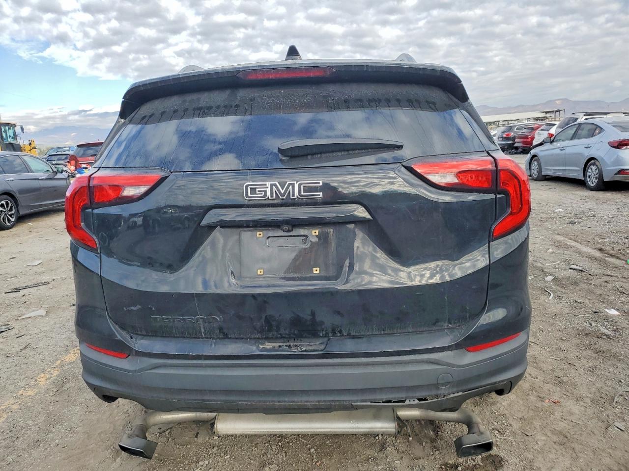 2020 GMC TERRAIN SLT photo 6