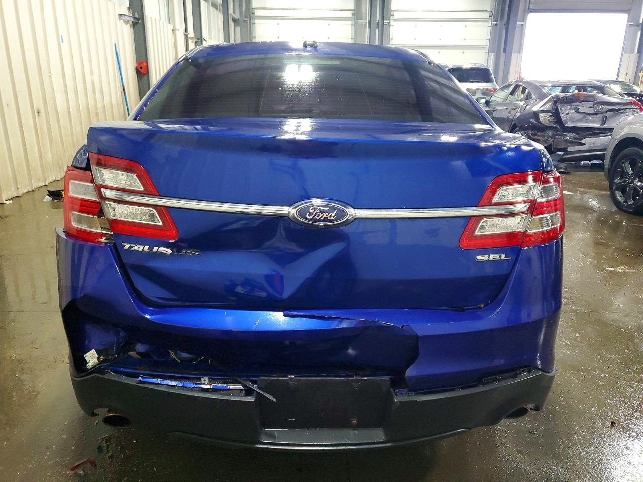 2015 FORD TAURUS SEL photo 6