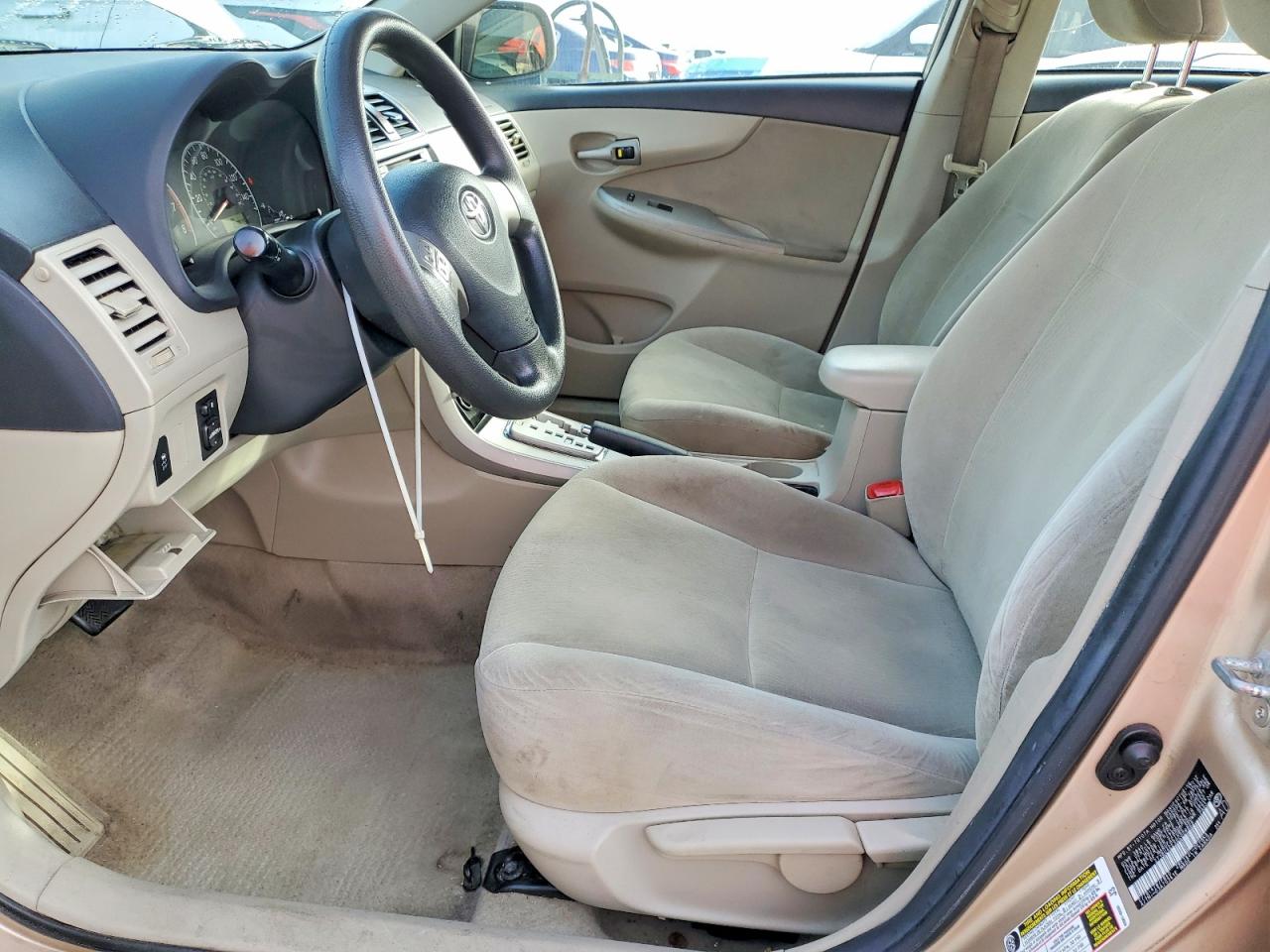 2013 TOYOTA COROLLA BASE photo 7
