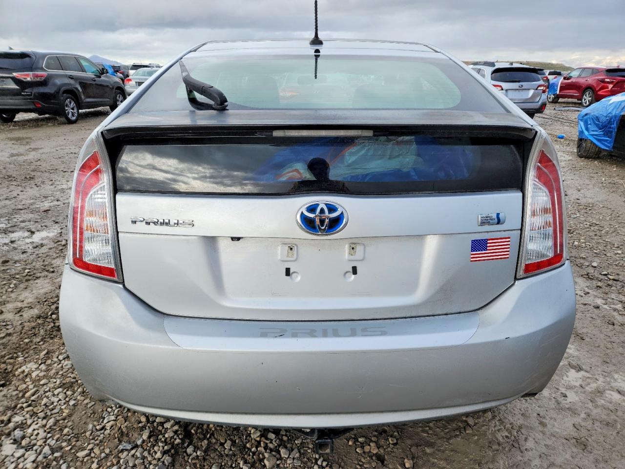 2015 TOYOTA PRIUS photo 11