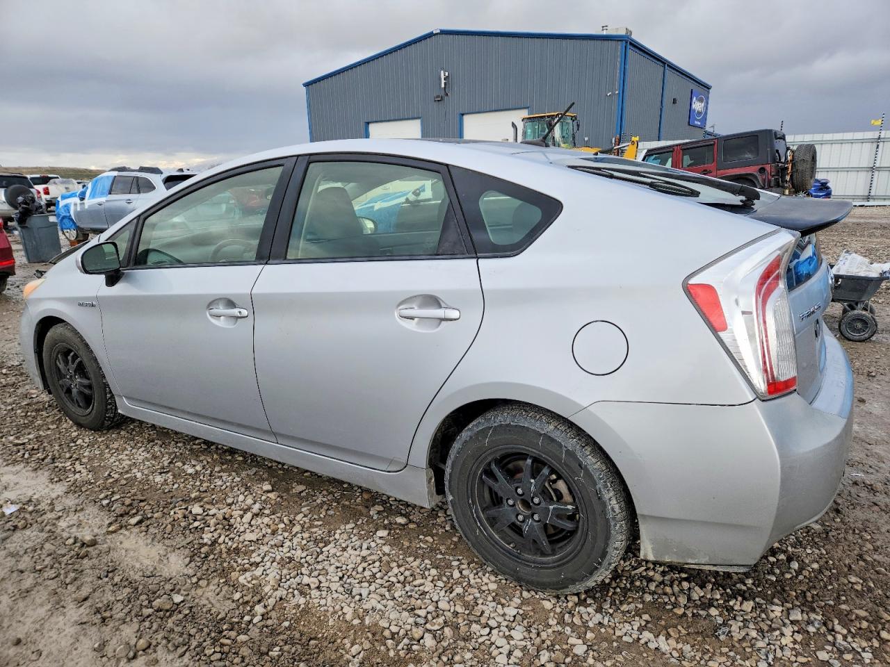 2015 TOYOTA PRIUS photo 3