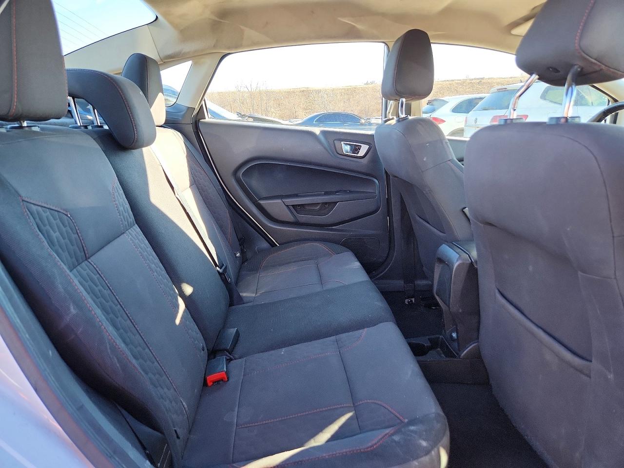 2016 FORD FIESTA SE photo 10