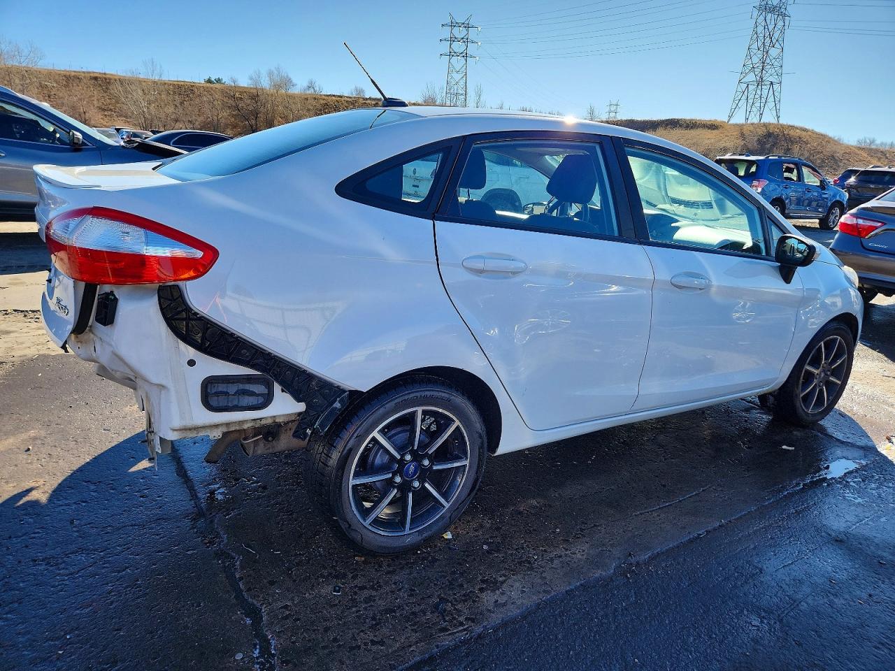 2016 FORD FIESTA SE photo 3