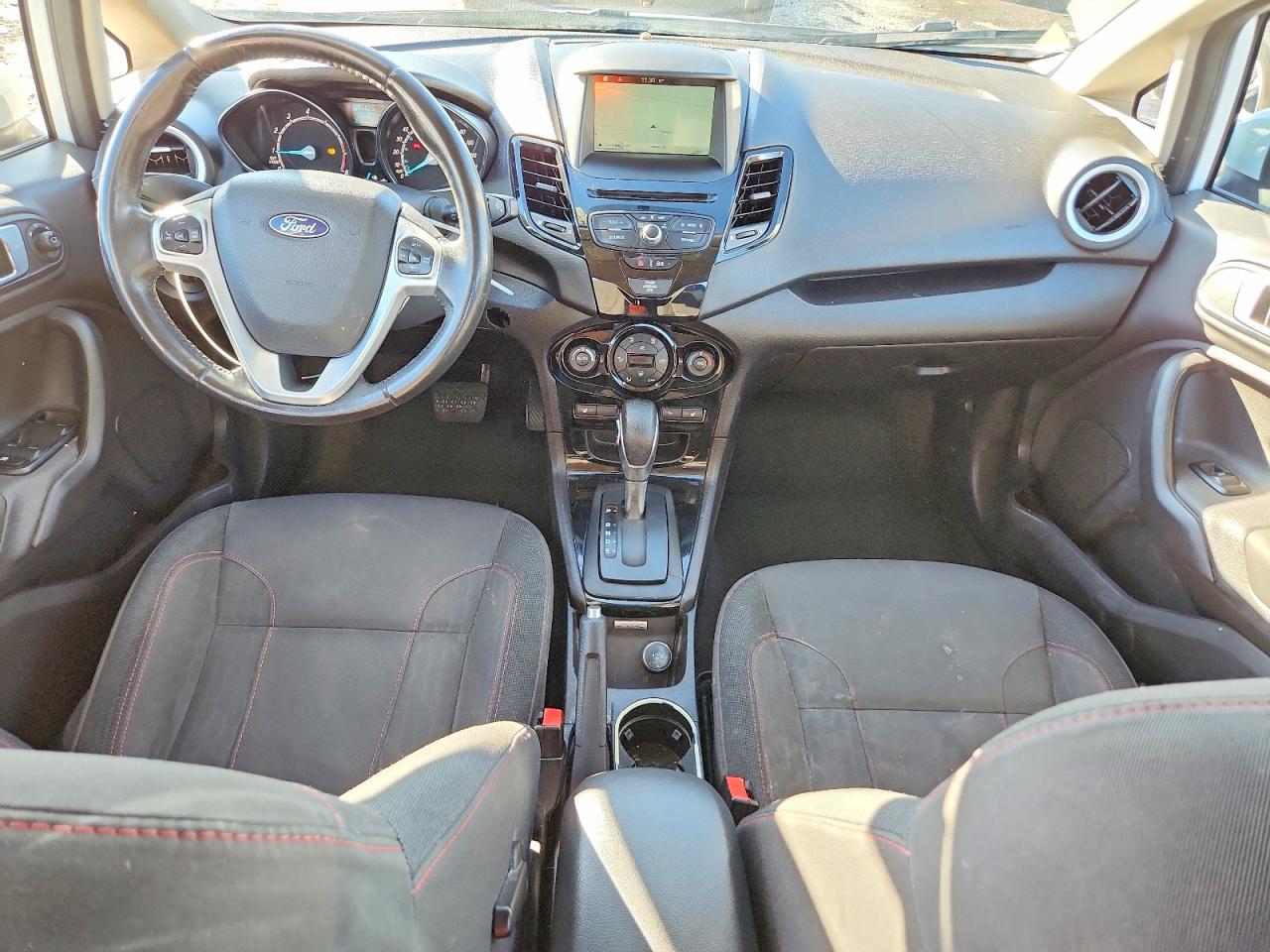 2016 FORD FIESTA SE photo 8