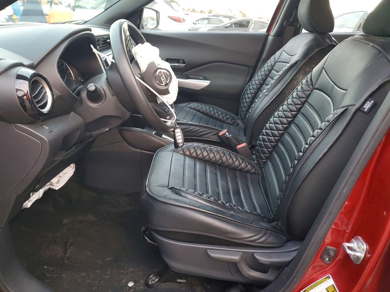 2019 NISSAN KICKS S photo 7