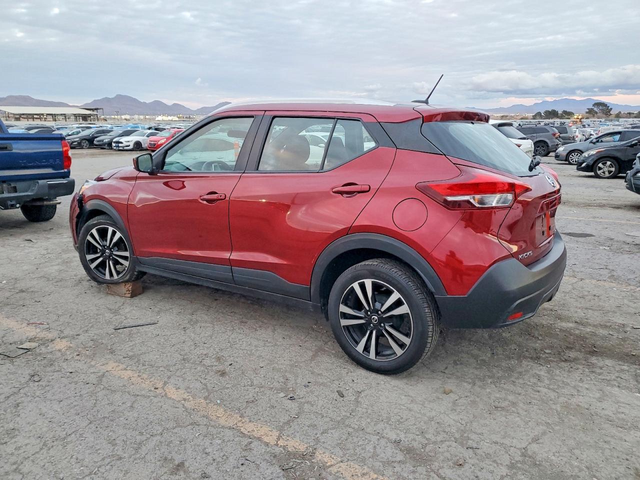 2019 NISSAN KICKS S photo 2