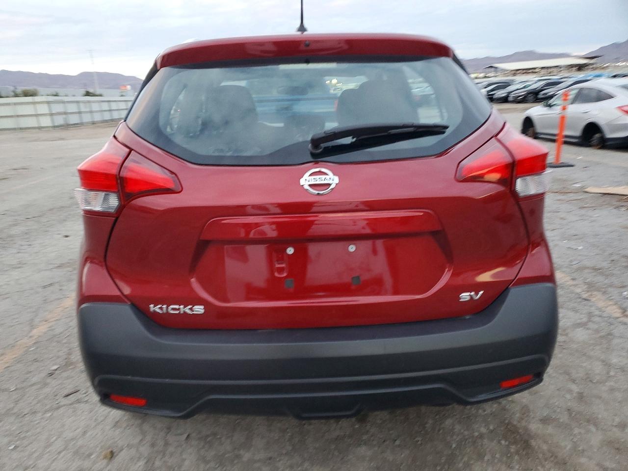 2019 NISSAN KICKS S photo 6
