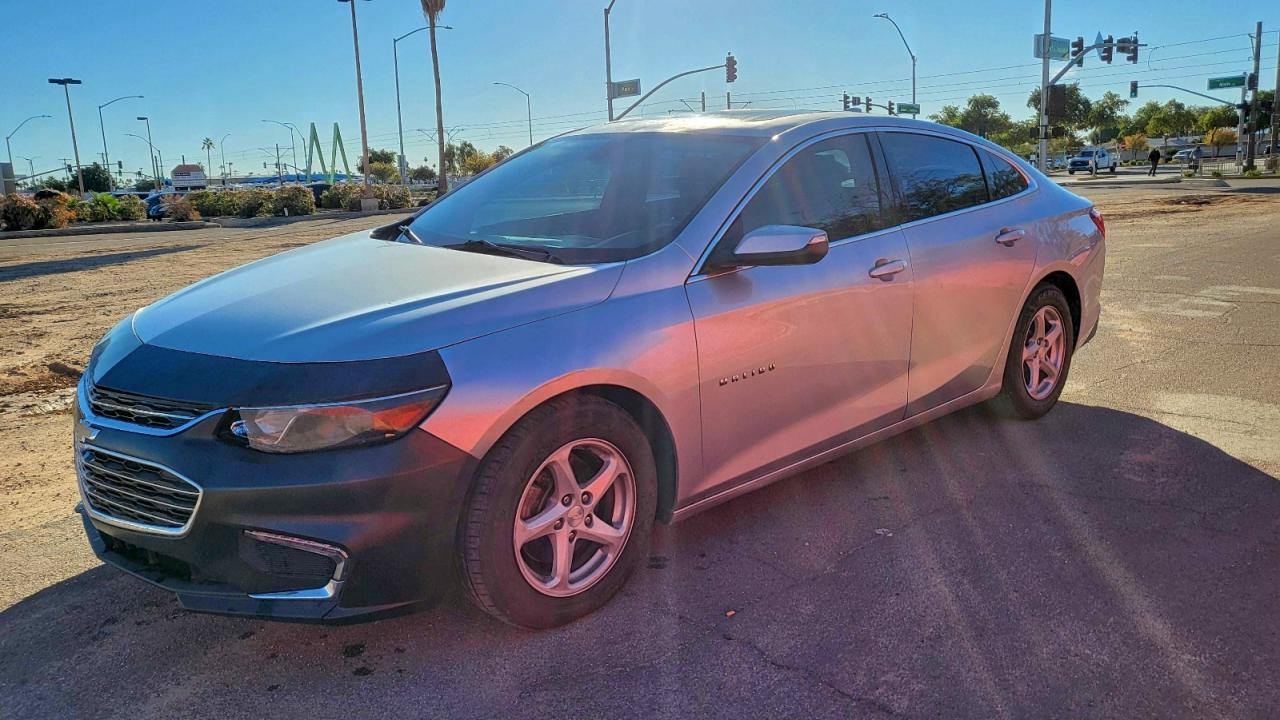 2018 CHEVROLET MALIBU LT photo 2