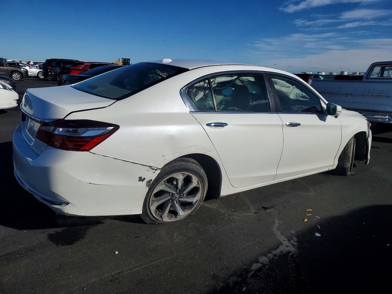 2016 HONDA ACCORD EX photo 3