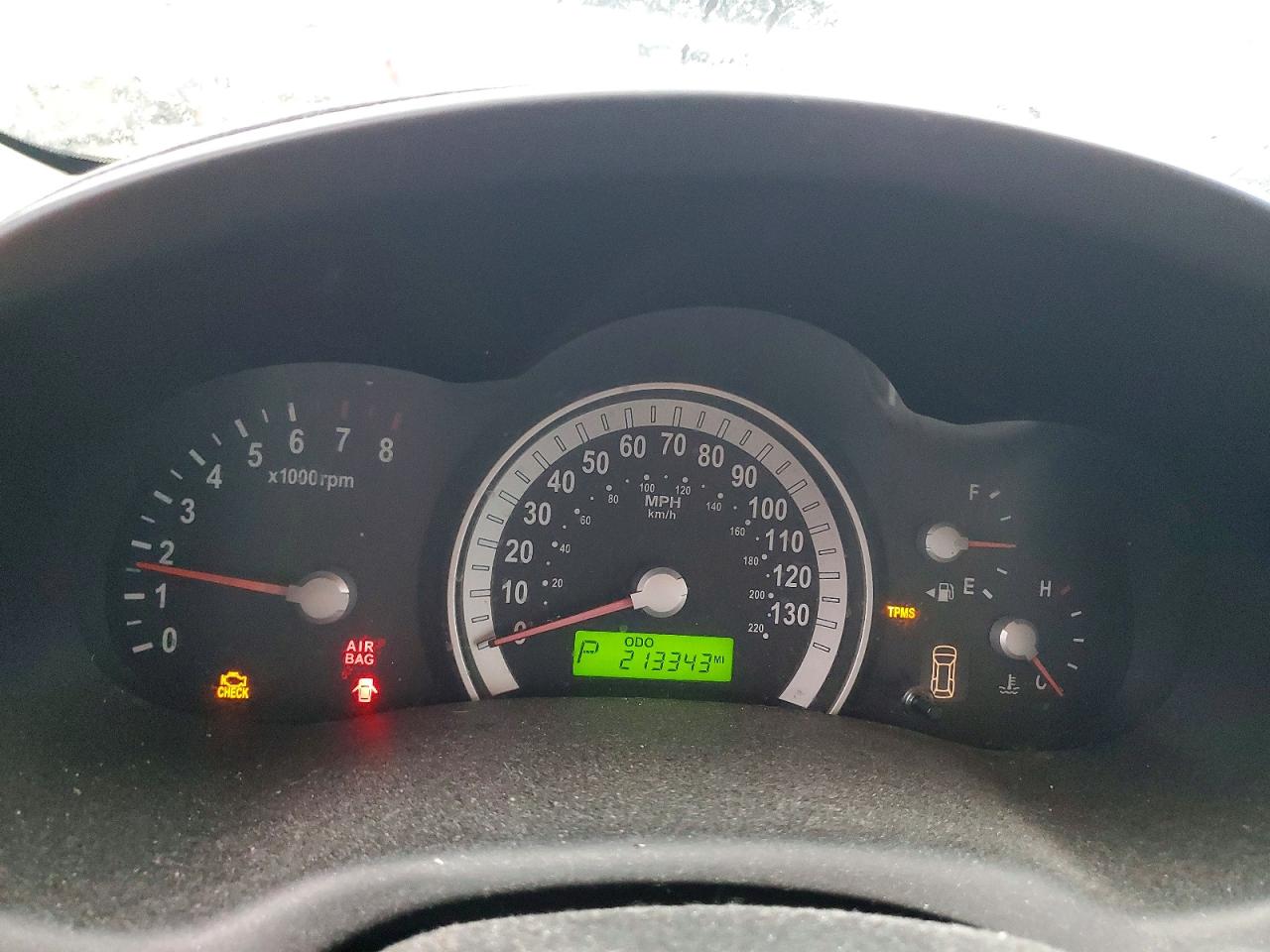 2007 HYUNDAI ENTOURAGE GLS photo 9