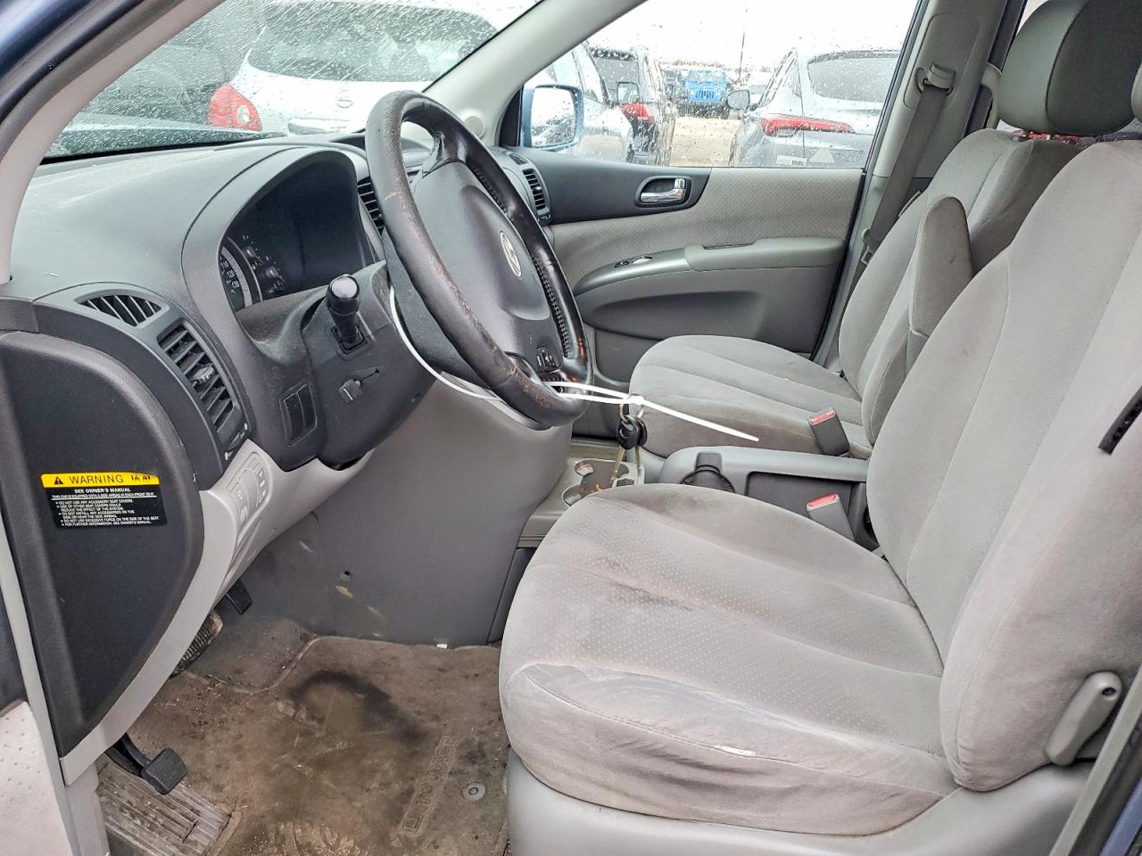 2007 HYUNDAI ENTOURAGE GLS photo 7