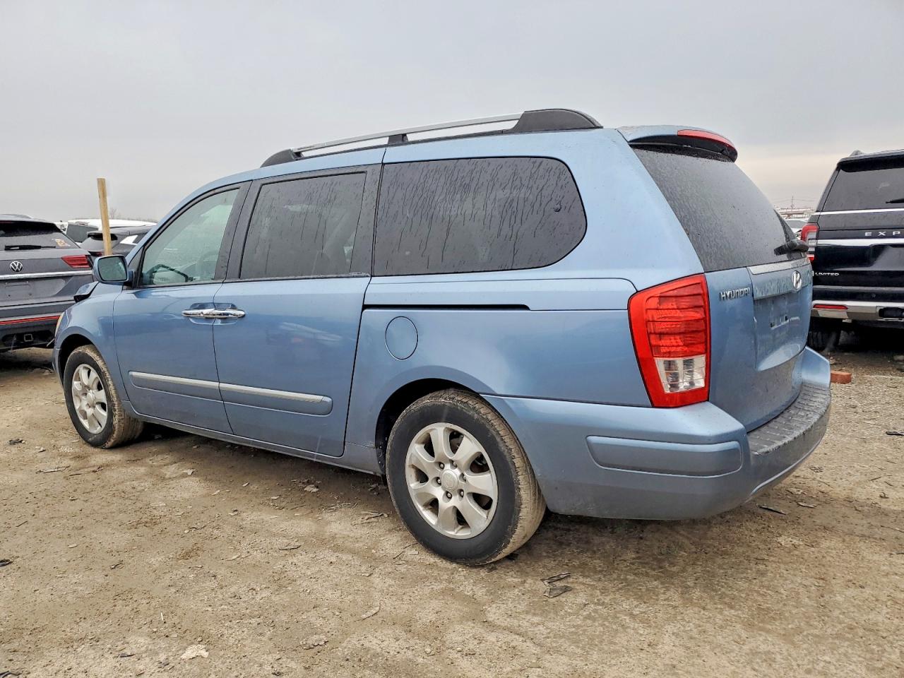 2007 HYUNDAI ENTOURAGE GLS photo 2