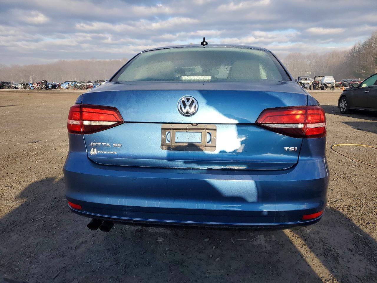 2016 VOLKSWAGEN JETTA SE photo 6