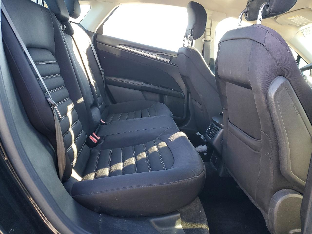 2015 FORD FUSION SE photo 10