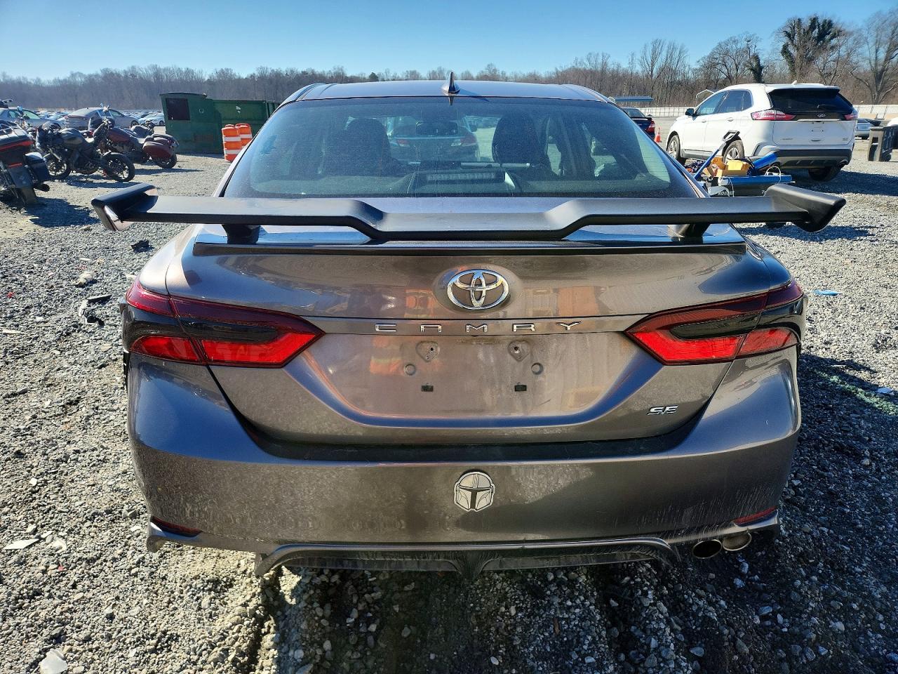 2022 TOYOTA CAMRY SE photo 6