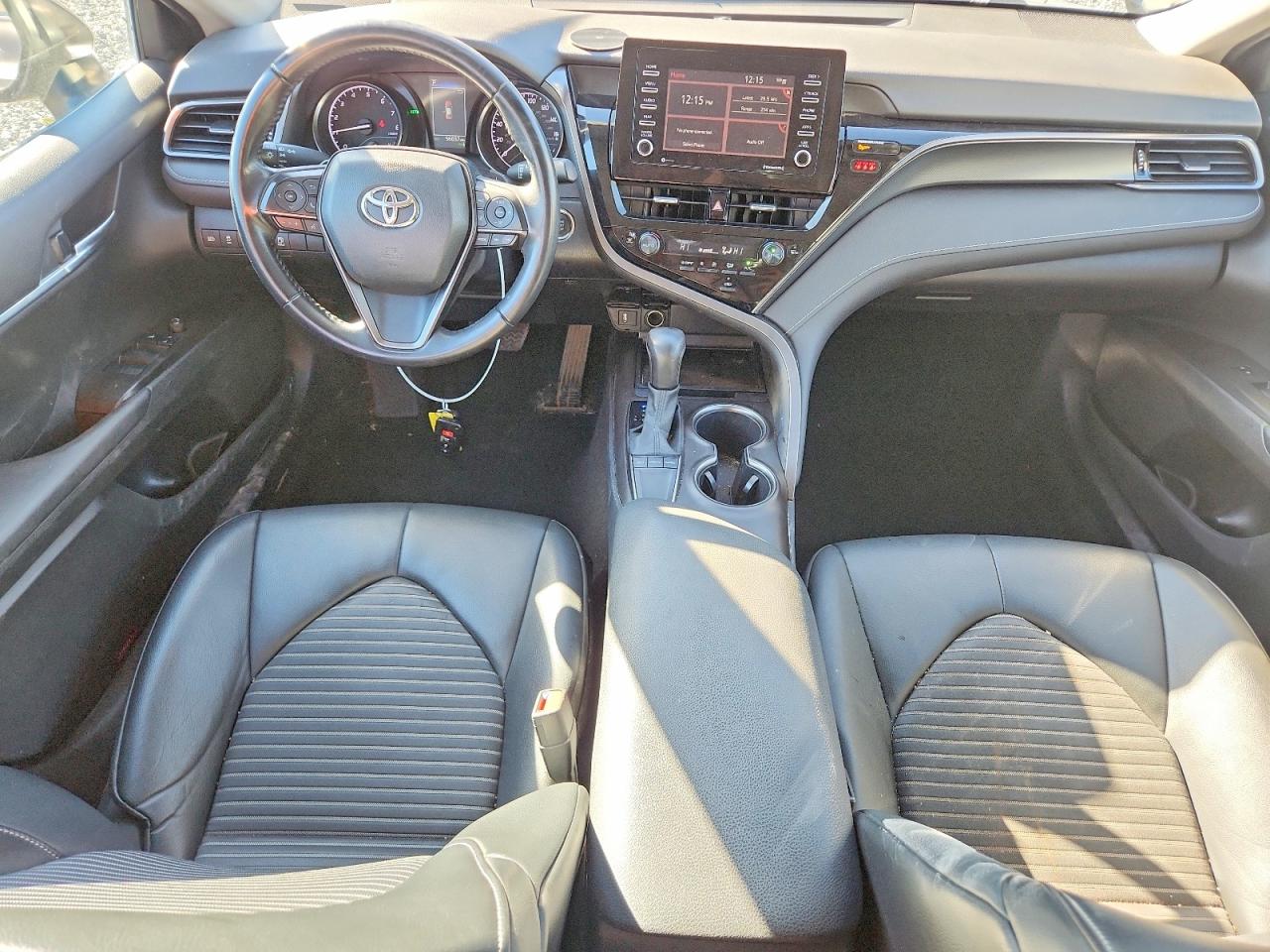 2022 TOYOTA CAMRY SE photo 8