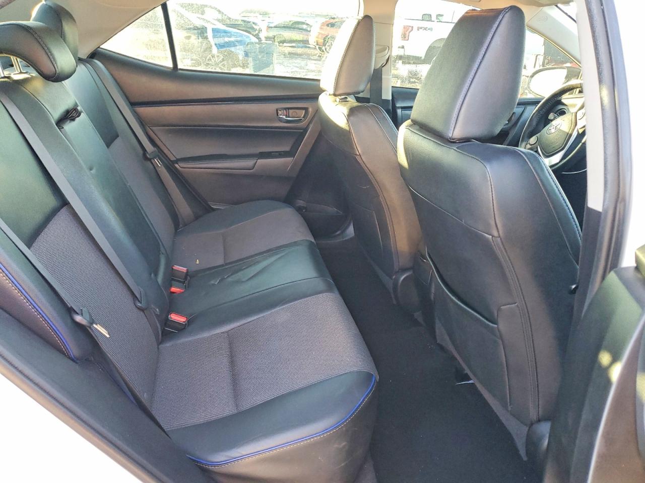 2017 TOYOTA COROLLA L photo 19