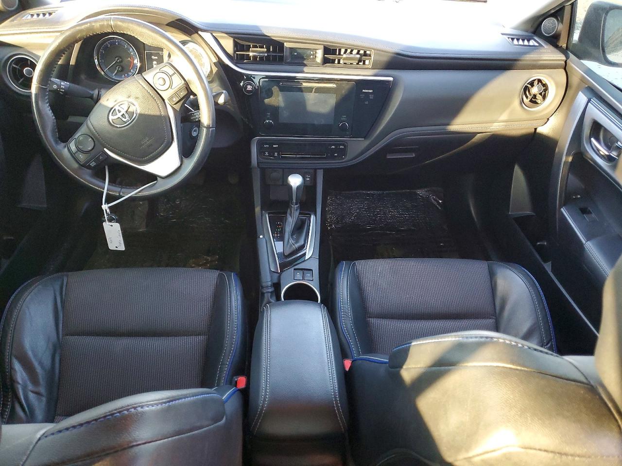 2017 TOYOTA COROLLA L photo 15