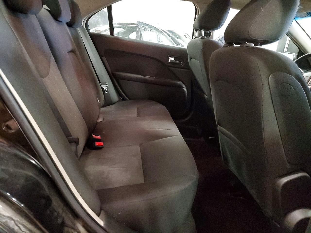 2010 MERCURY MILAN photo 10