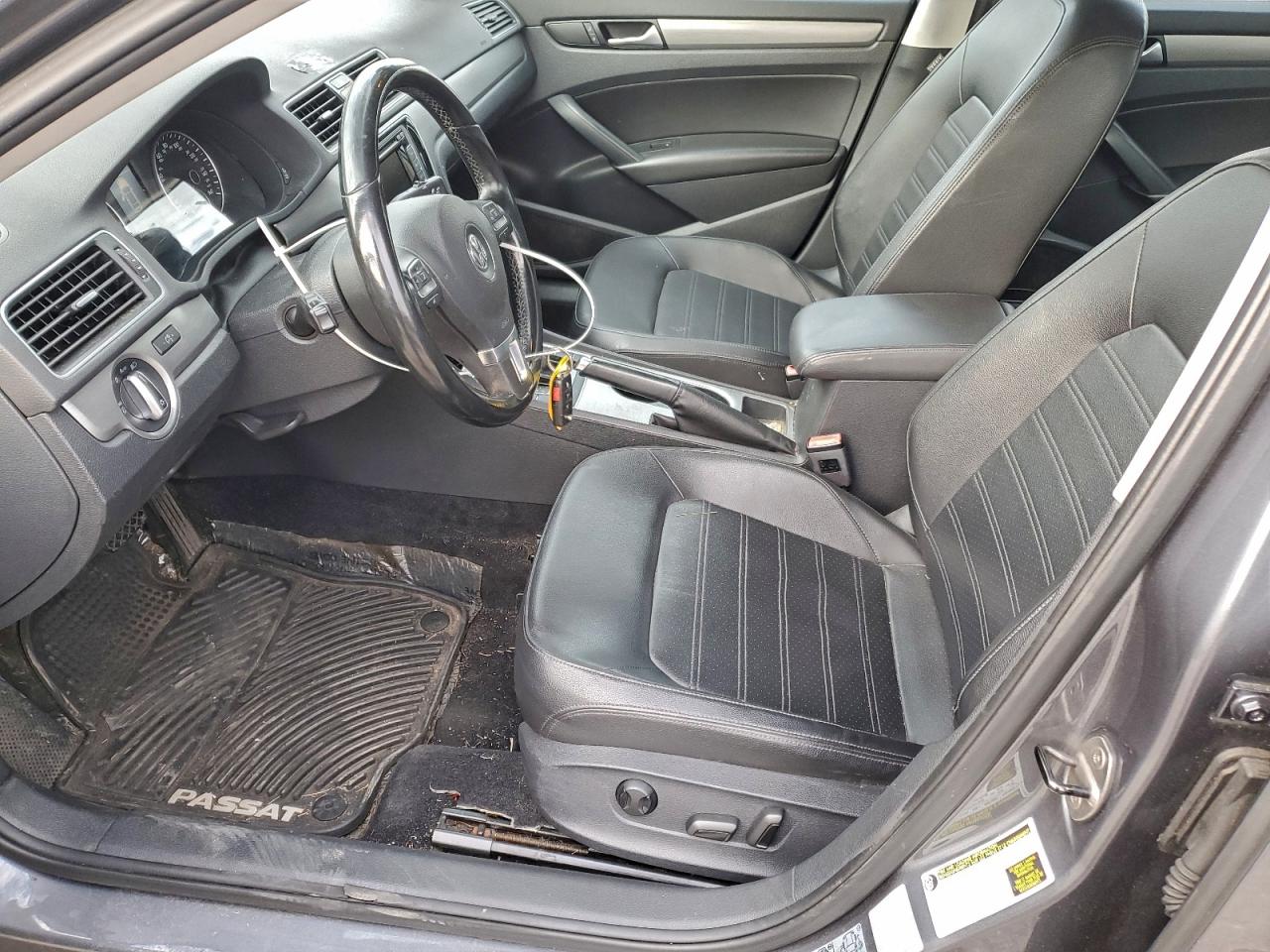 2015 VOLKSWAGEN PASSAT SE photo 7
