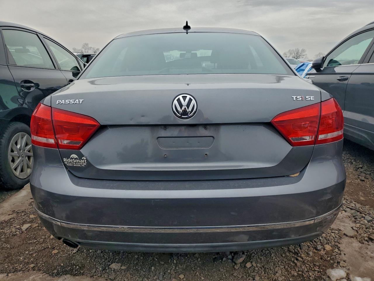 2015 VOLKSWAGEN PASSAT SE photo 6