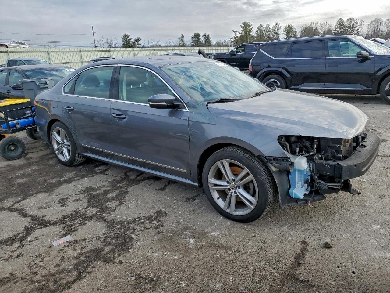 2015 VOLKSWAGEN PASSAT SE photo 4
