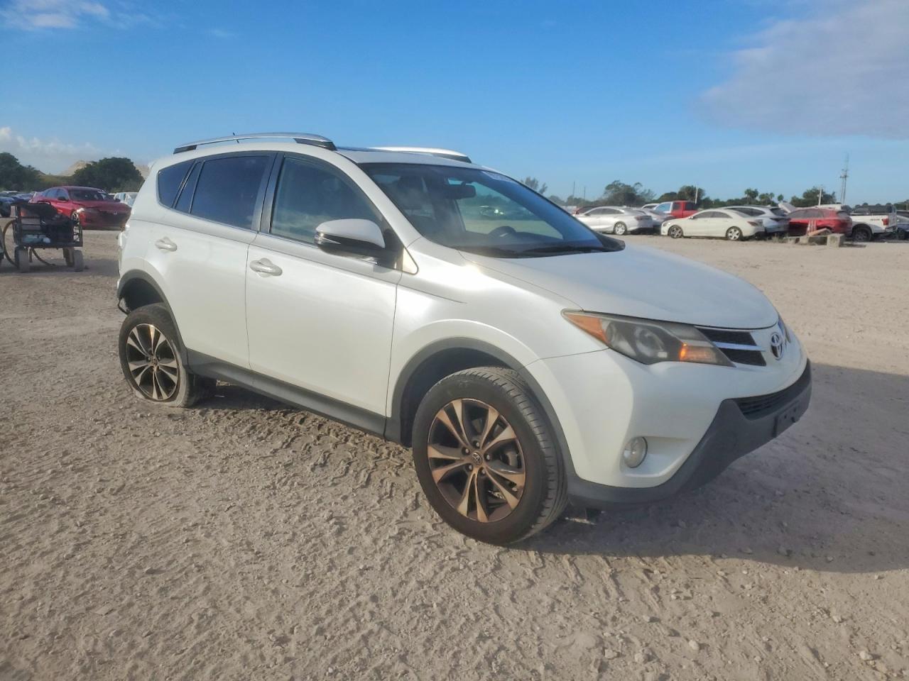 2015 TOYOTA RAV4 LIMITED photo 4