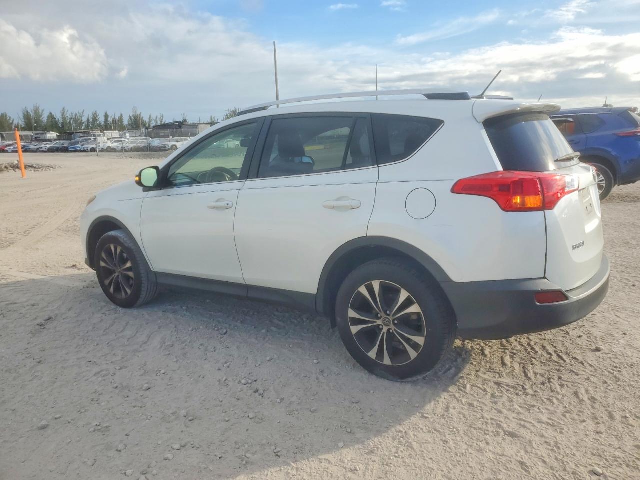 2015 TOYOTA RAV4 LIMITED photo 2
