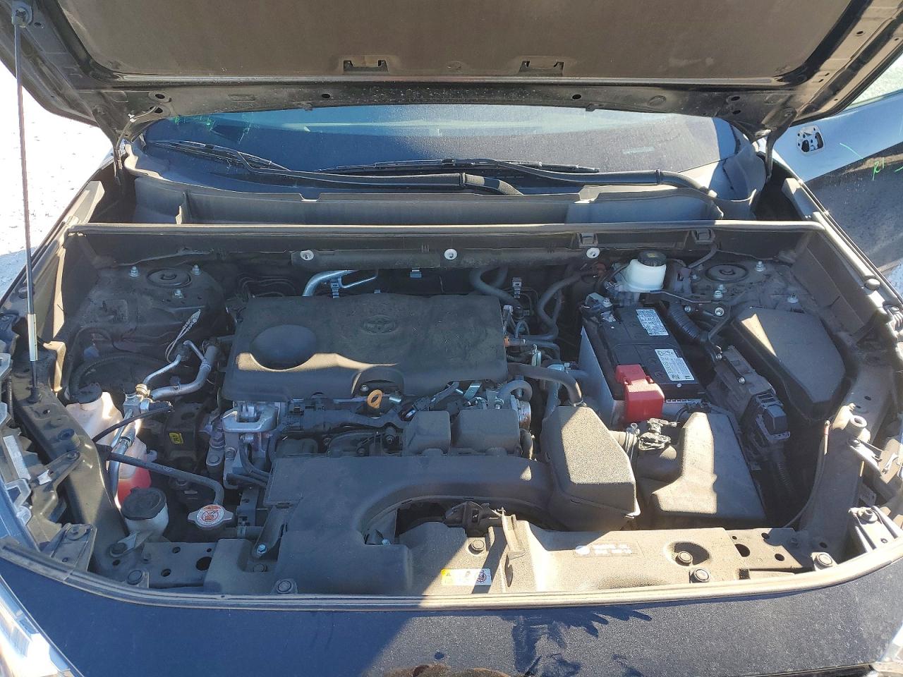 2022 TOYOTA RAV4 XLE photo 12