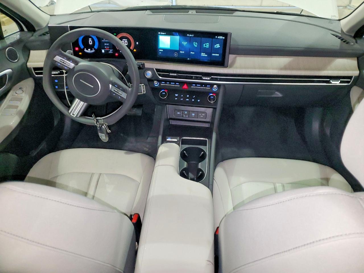 2026 HYUNDAI SONATA HYBRID photo 8