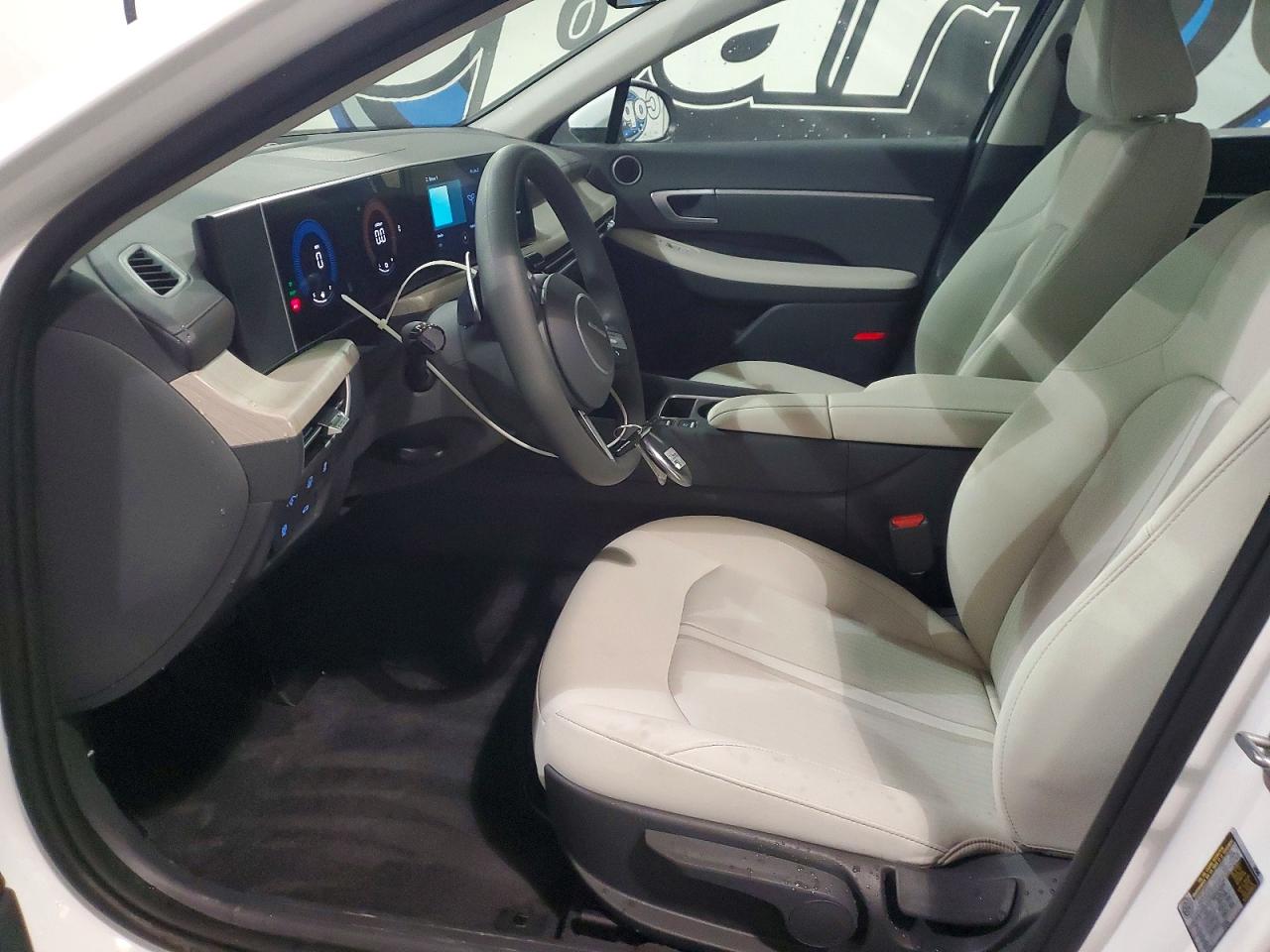 2026 HYUNDAI SONATA HYBRID photo 7