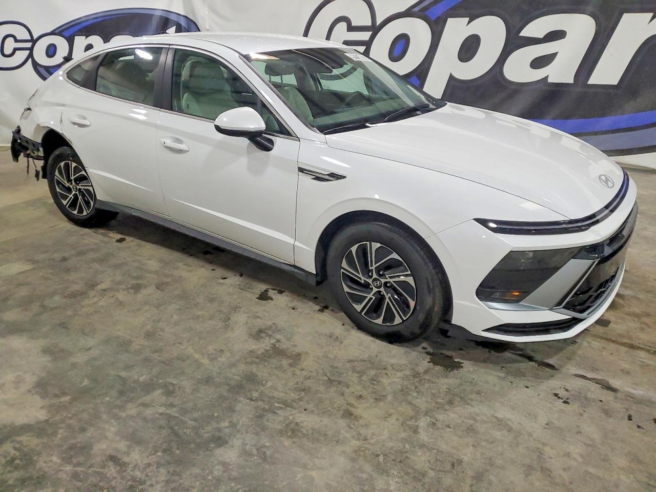 2026 HYUNDAI SONATA HYBRID photo 4