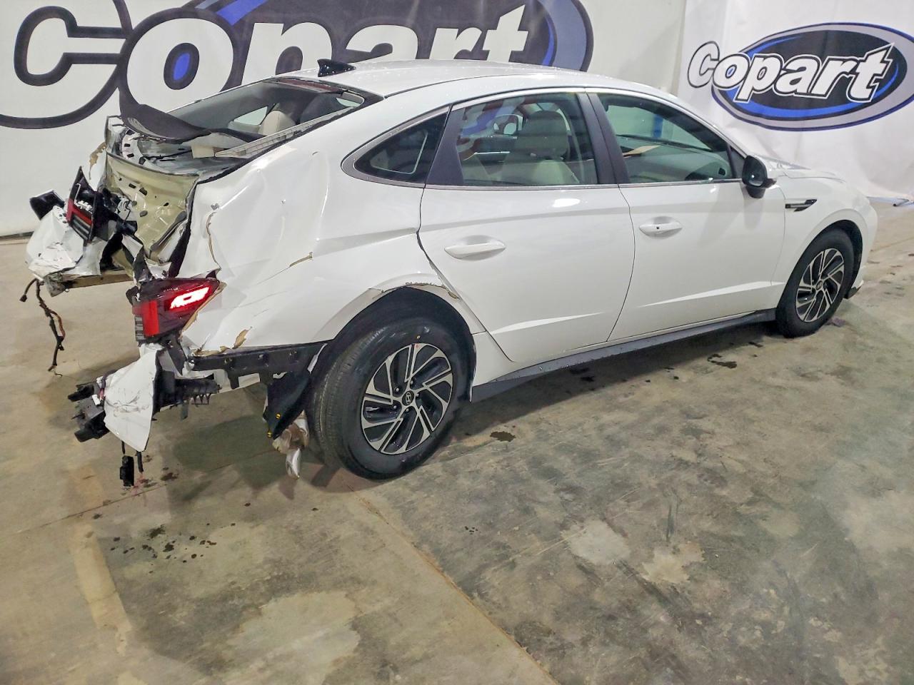 2026 HYUNDAI SONATA HYBRID photo 3
