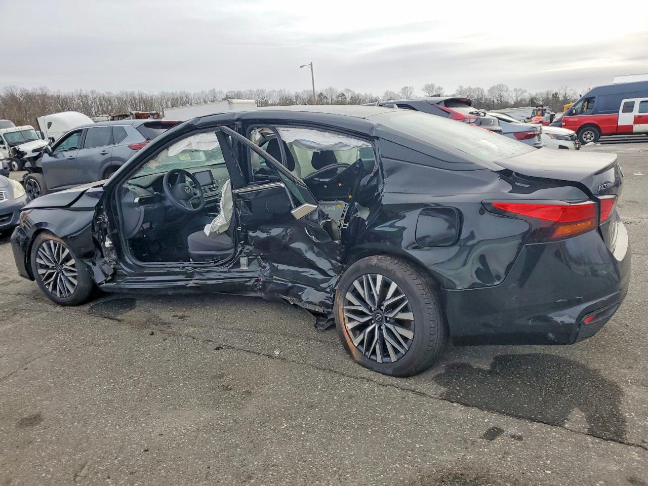 2025 NISSAN ALTIMA SV photo 2