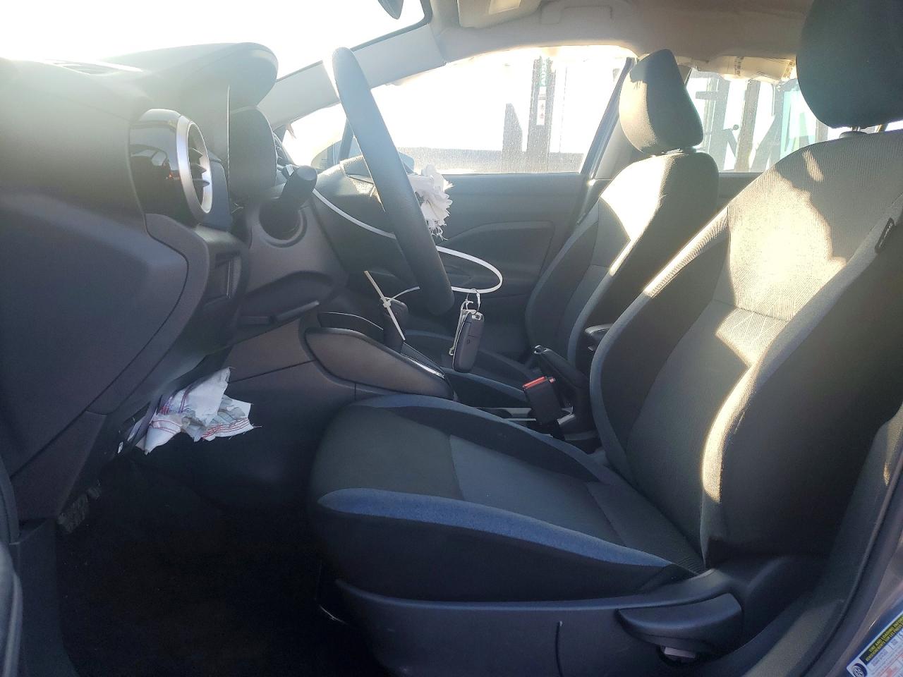 2025 NISSAN VERSA SV photo 13