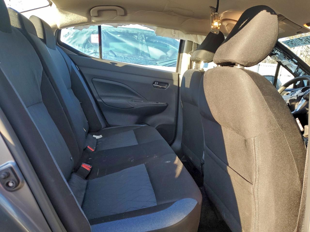 2025 NISSAN VERSA SV photo 19