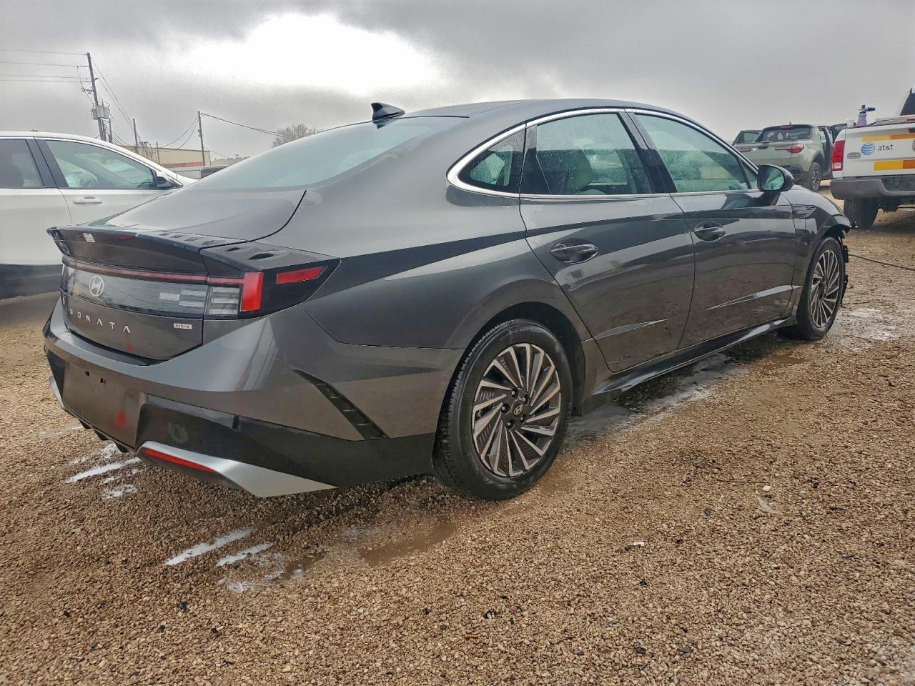 2025 HYUNDAI SONATA HYBRID photo 3