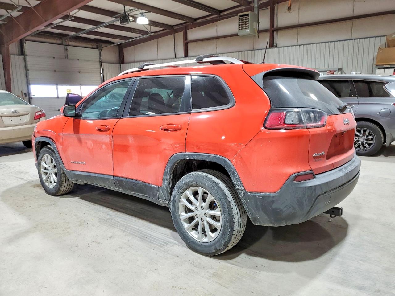 2021 JEEP CHEROKEE LATITUDE photo 2