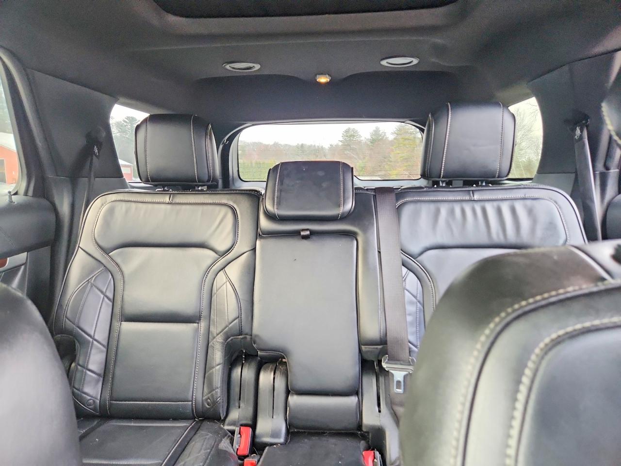 2017 FORD EXPLORER PLATINUM photo 10