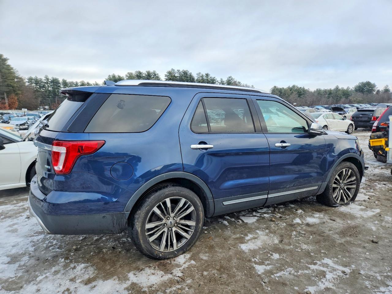 2017 FORD EXPLORER PLATINUM photo 3