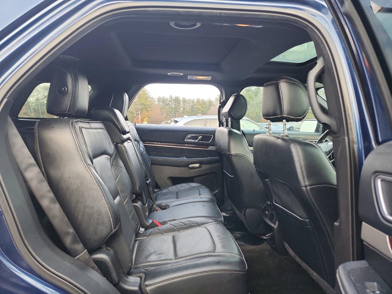 2017 FORD EXPLORER PLATINUM photo 11